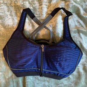 Victoria Sport Knockout Front-Close Sport Bra